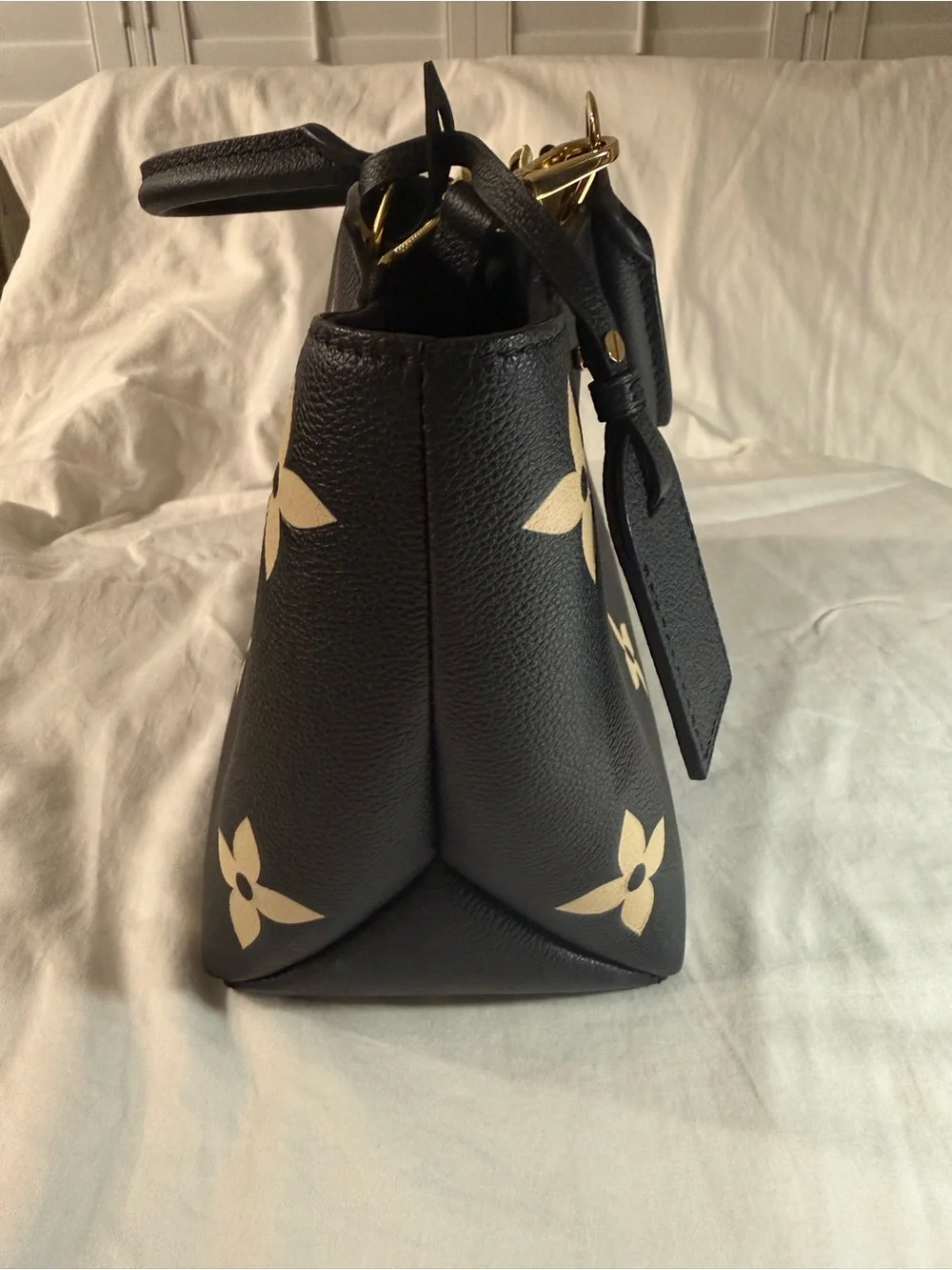Louis Vuitton Petit Palais in Black & Cream Monogram Bag - Picture 6 of 7